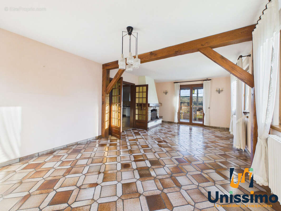 Maison 177 m² à Saint-Maurice-Colombier  - photo 8