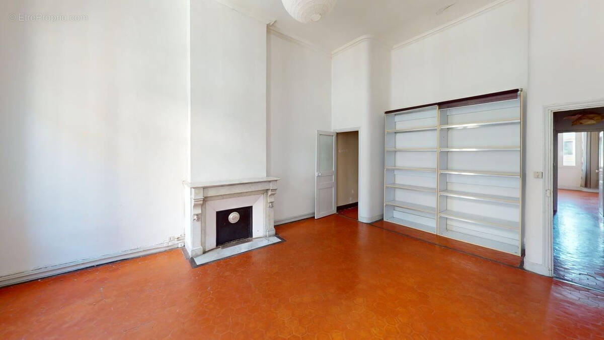 Appartement à MARSEILLE-6E