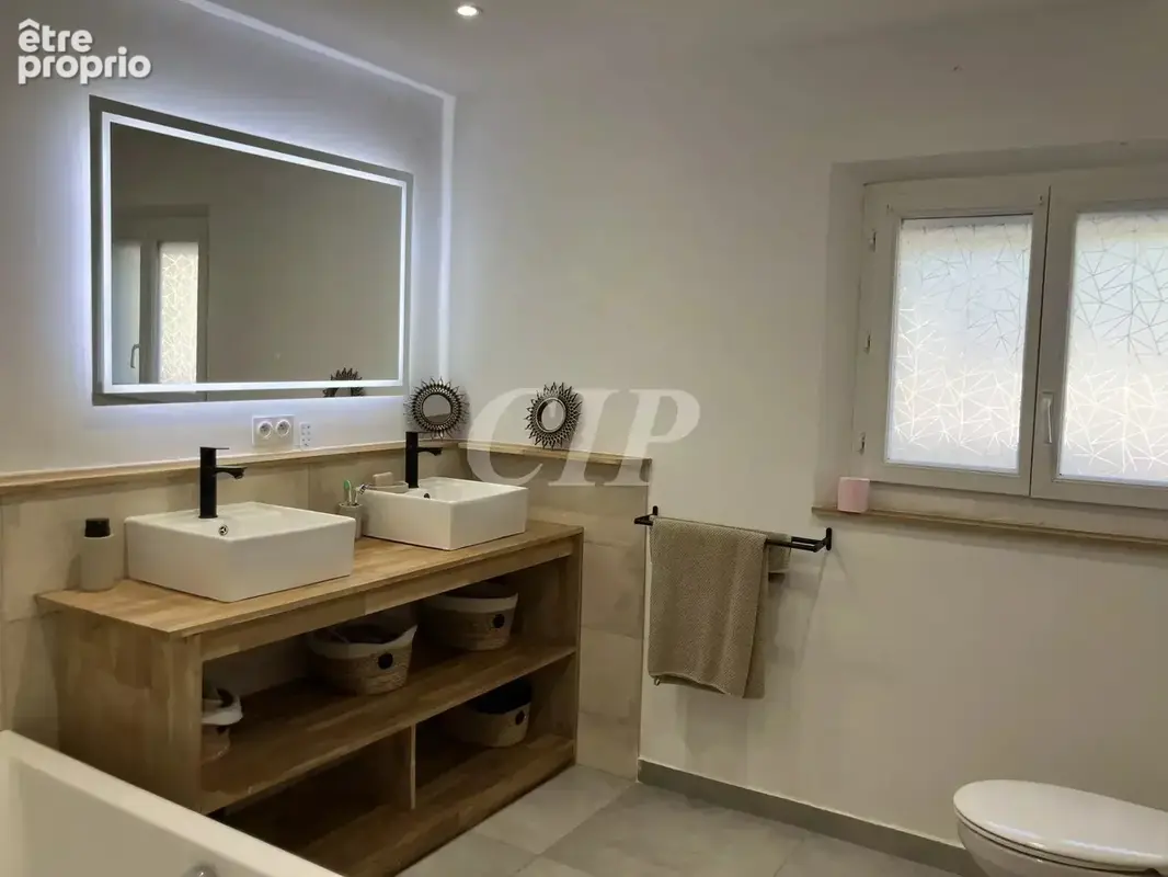 Flayosc maison t5 sur 1 hectare avec piscine - photo 12