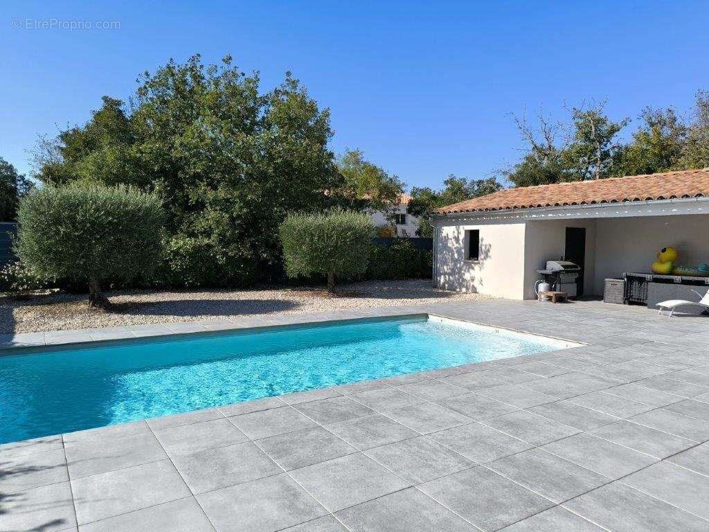 Maison à MEJANNES-LE-CLAP