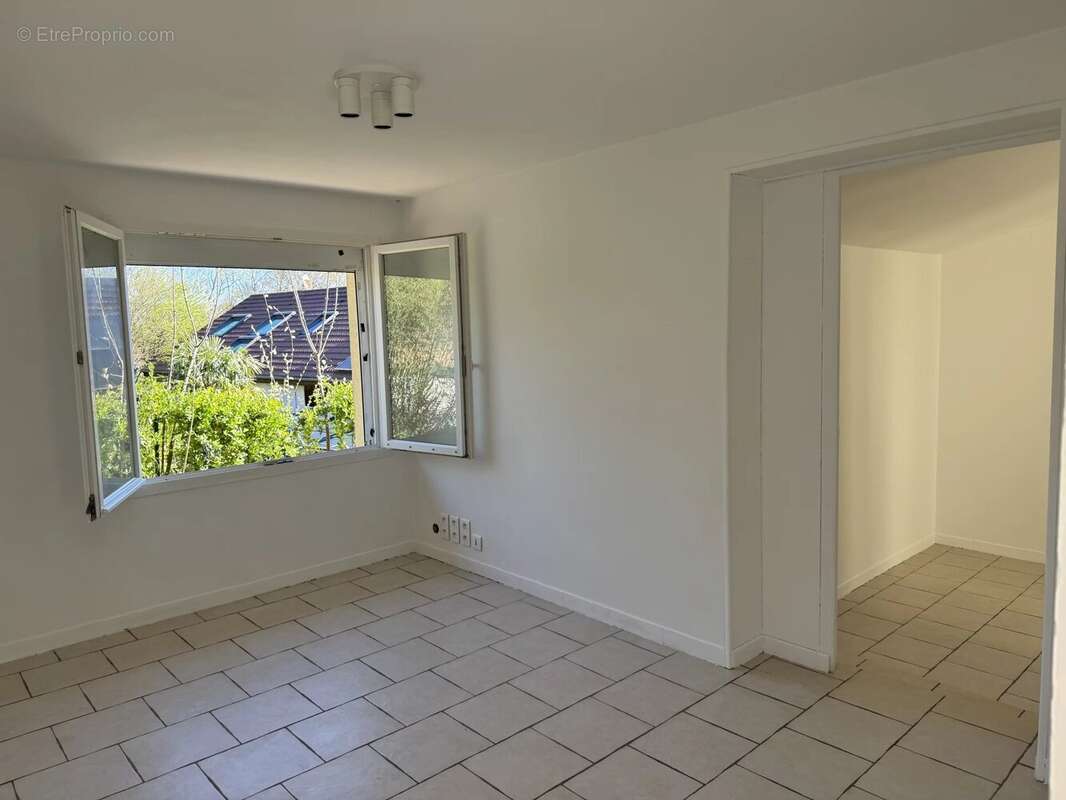 Maison à FRONTENAUD