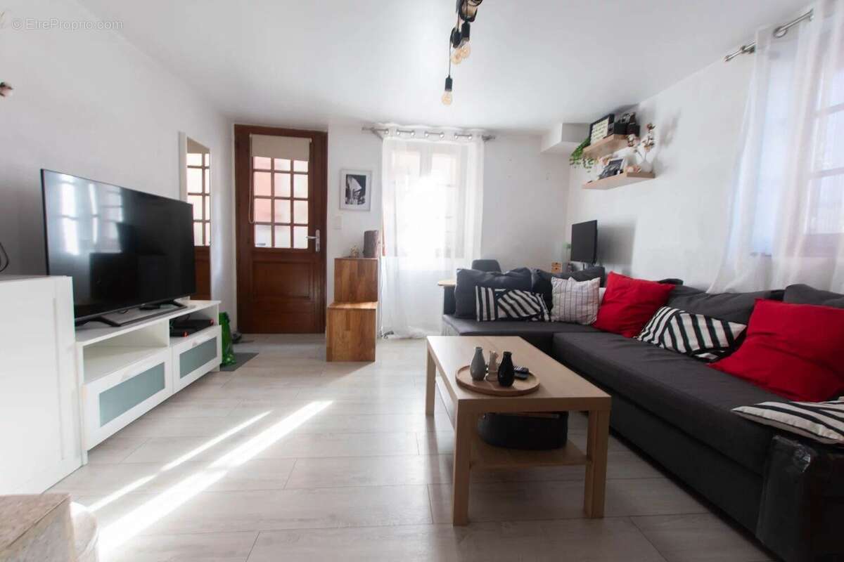 Maison à PONT-DU-CHATEAU