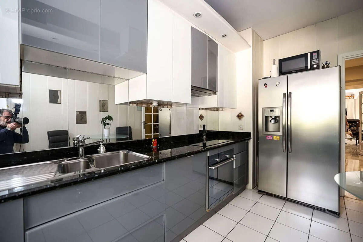 Appartement Nice  secteur Chemin de Gairaut 2 pièces 82.80 m2 - photo 8