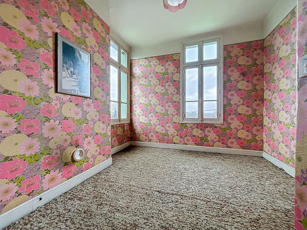 Maison à BRIGNAC-LA-PLAINE