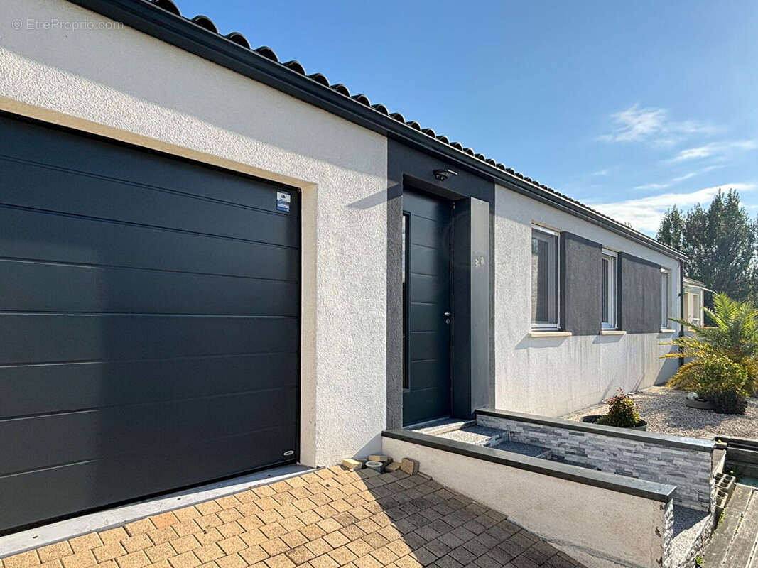 Maison à TONNAY-CHARENTE