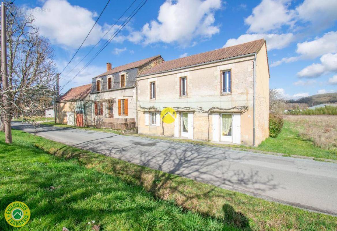 Maison à LE BUISSON-DE-CADOUIN