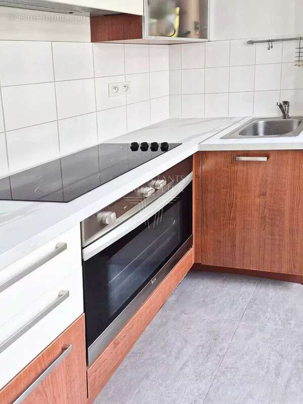 Exclusivité - passy / trocadéro - grand studio - vendu meuble - - photo 6