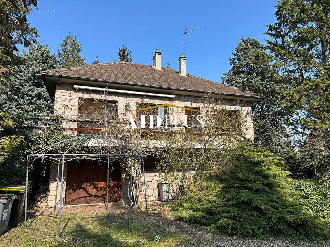 Maison à BEAUCHAMP
