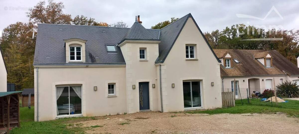 Maison à CANDE-SUR-BEUVRON