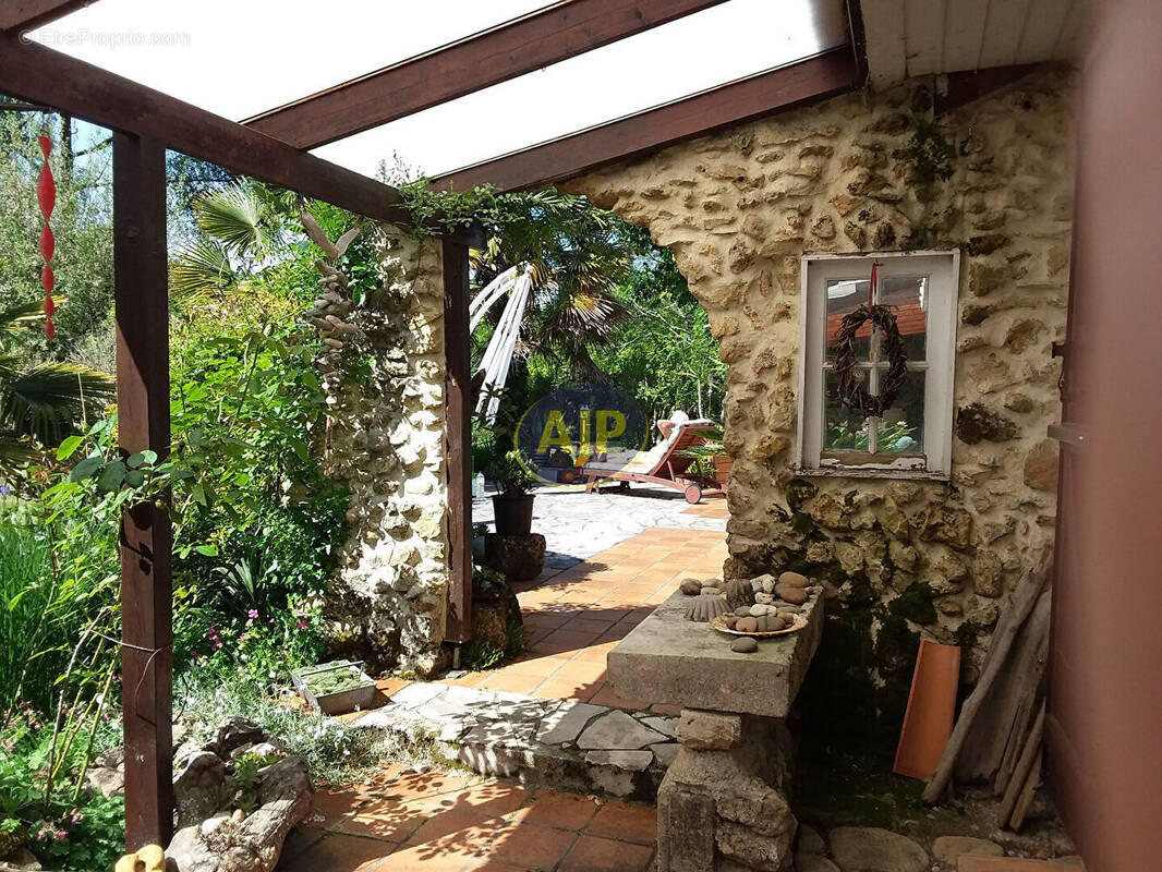 Maison à VENDAYS-MONTALIVET