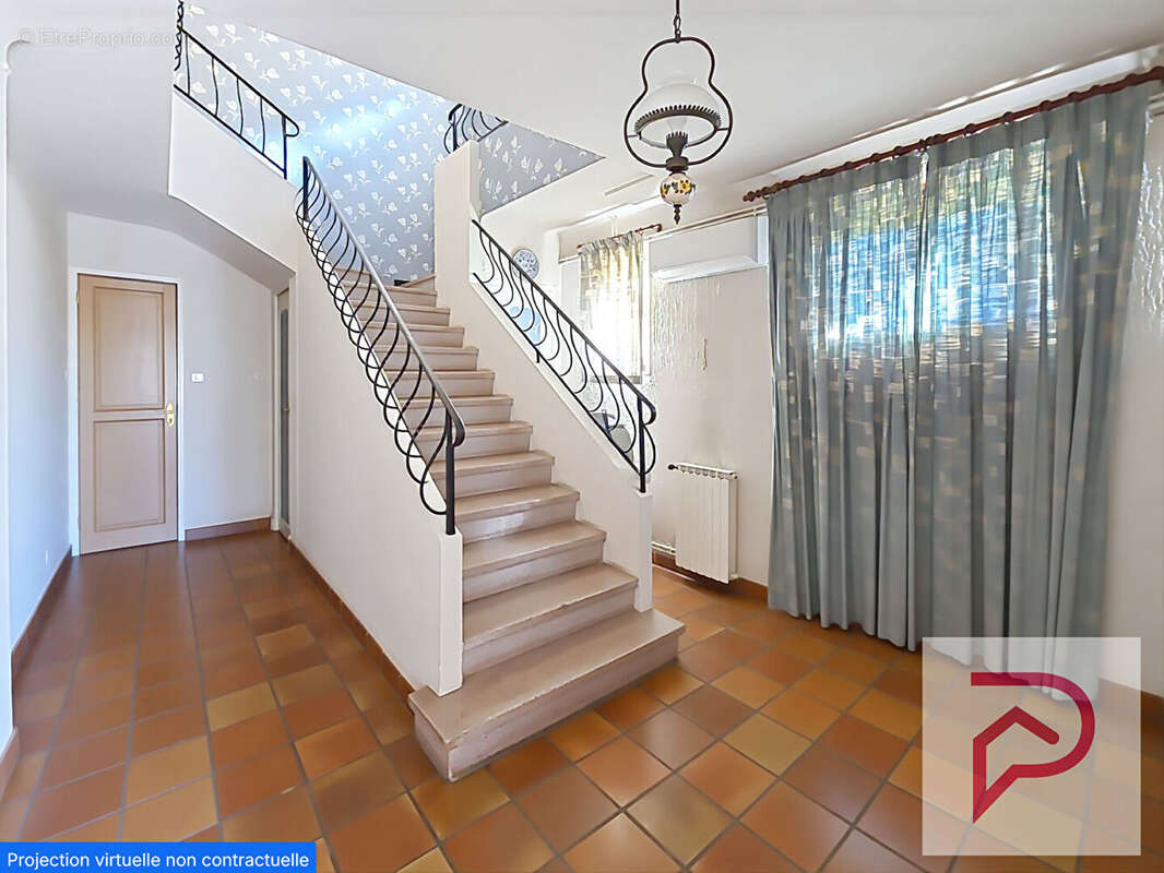 Maison à SIX-FOURS-LES-PLAGES