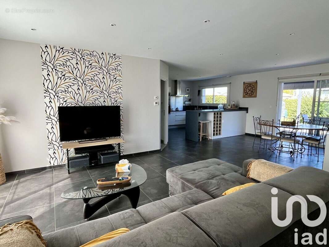 Photo 4 - Maison à ROAILLAN