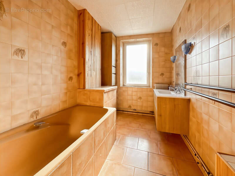 Maison à EUGENIE-LES-BAINS
