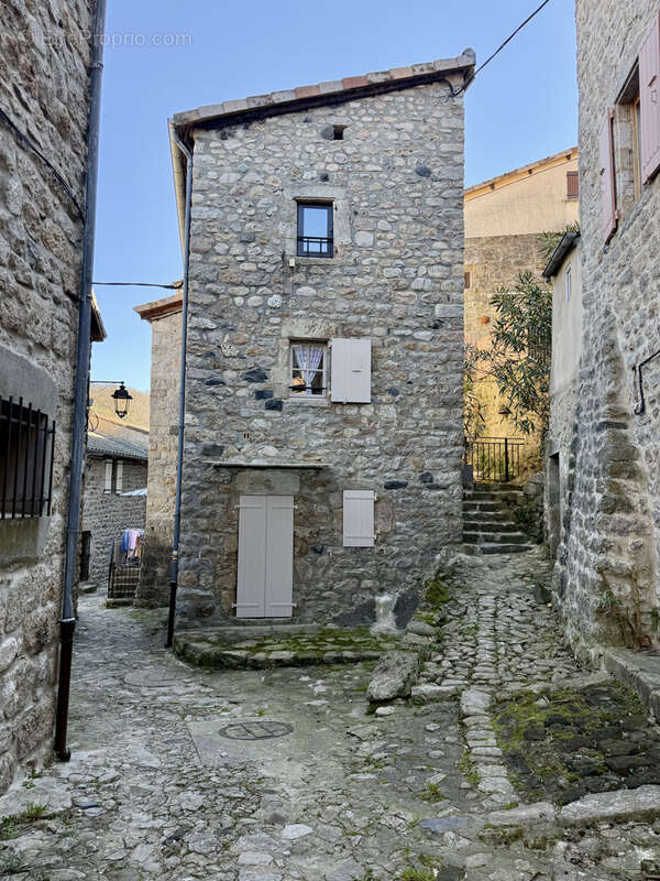 Appartement à ANTRAIGUES-SUR-VOLANE