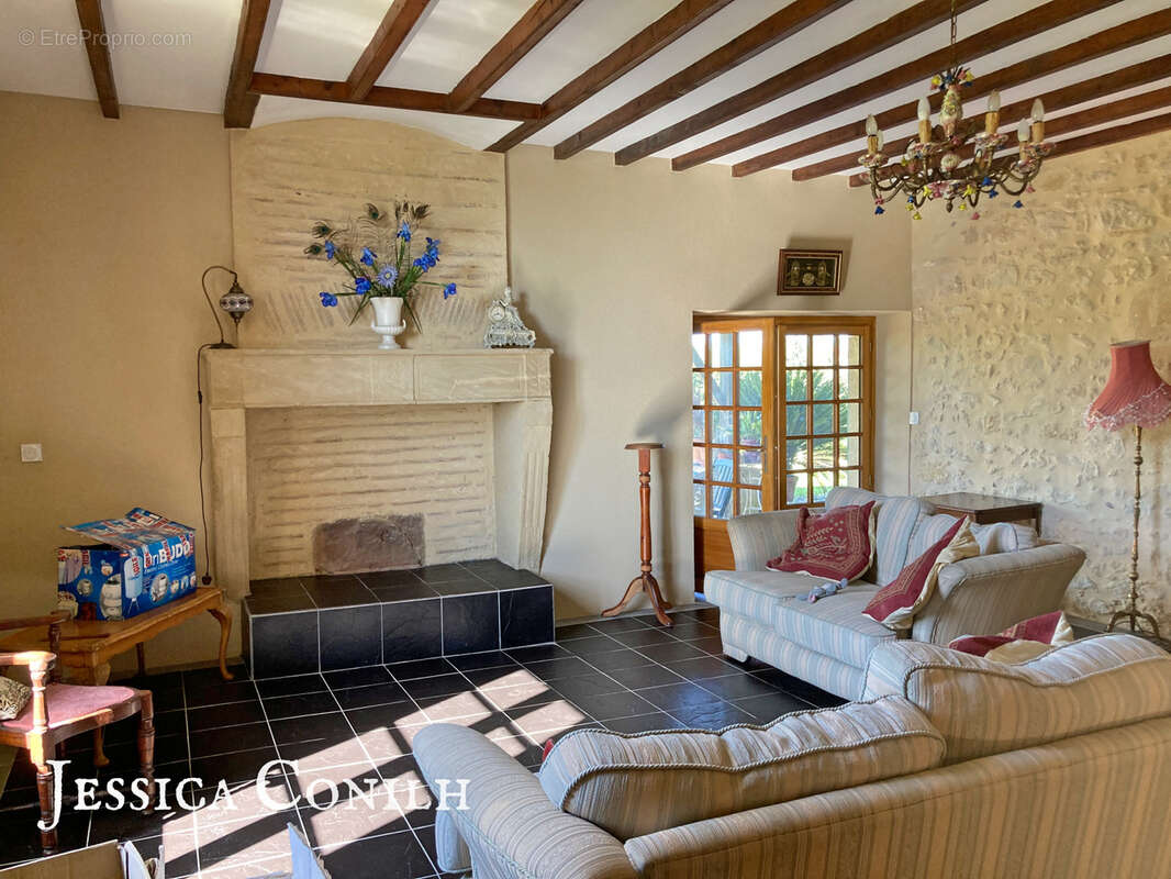 Maison à BOURDELLES