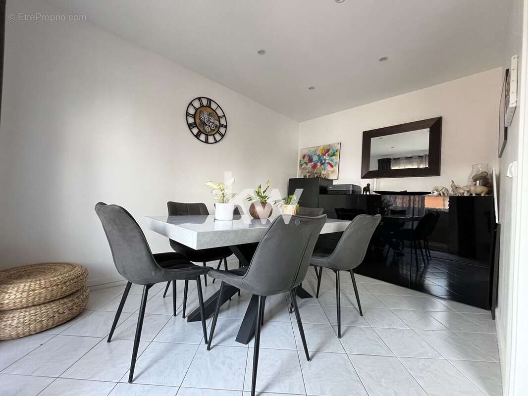 Appartement à SAINT-FARGEAU-PONTHIERRY