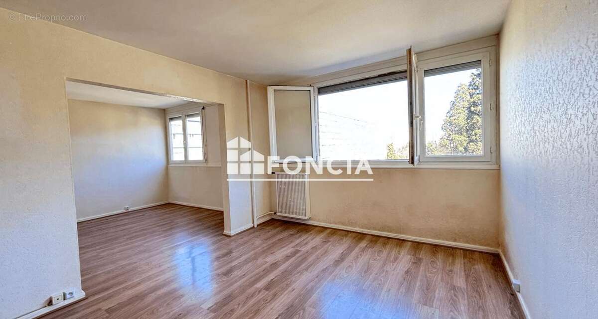 Appartement à SAINT-ETIENNE