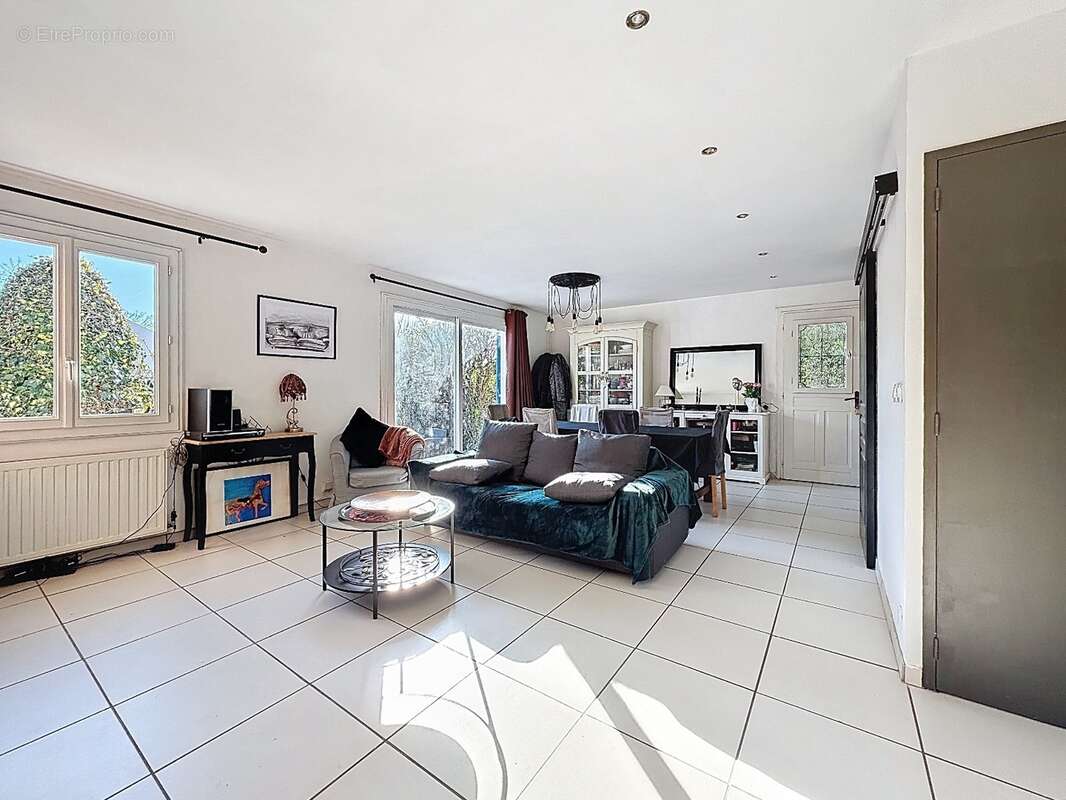 Maison à L'HAY-LES-ROSES