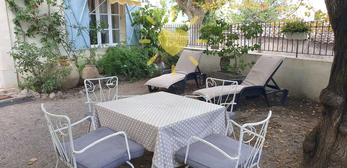 Bastide provencale renovee au calme accessible a pied du village - photo 32