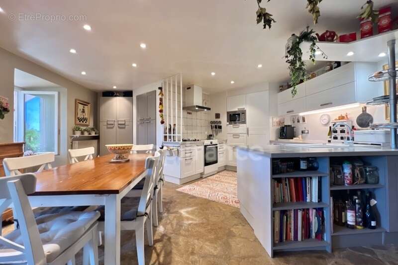Propriété 203 m² habitables et 265 m² de dépendances - photo 7