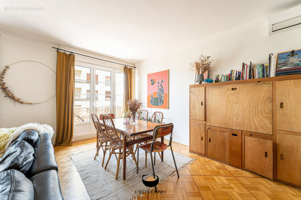Appartement à MARSEILLE-5E