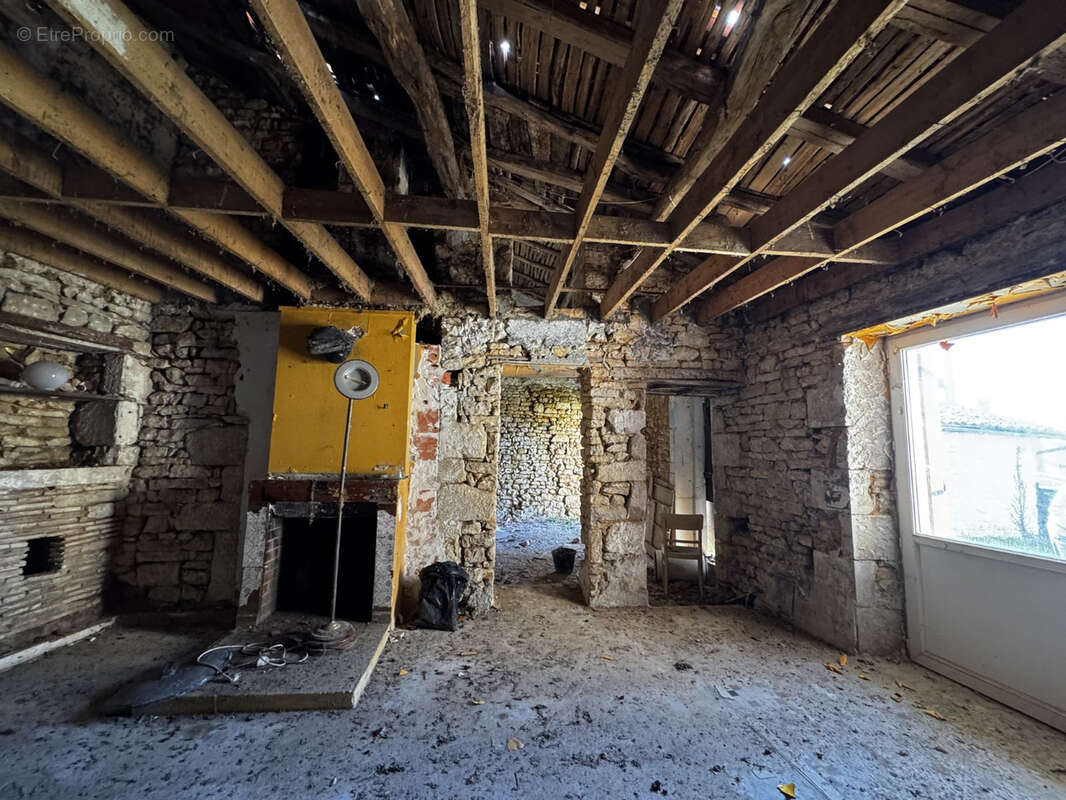 Maison à BEAULIEU-SUR-SONNETTE