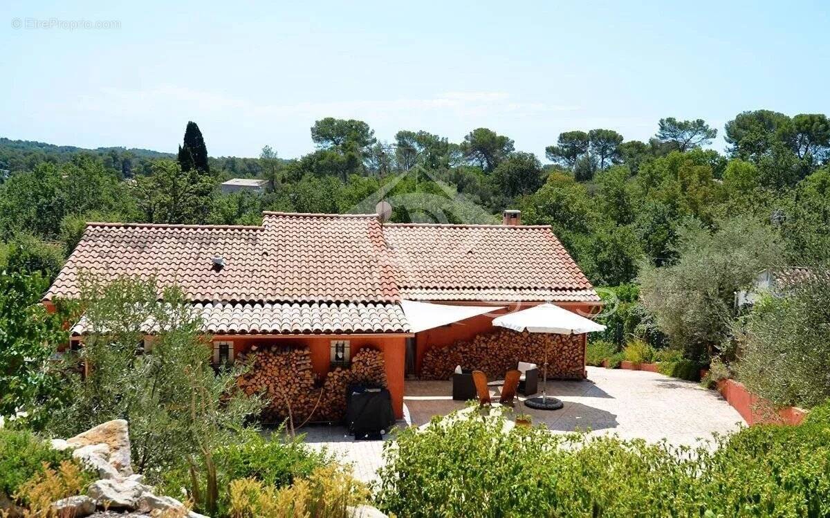 Maison à ROQUEFORT-LES-PINS