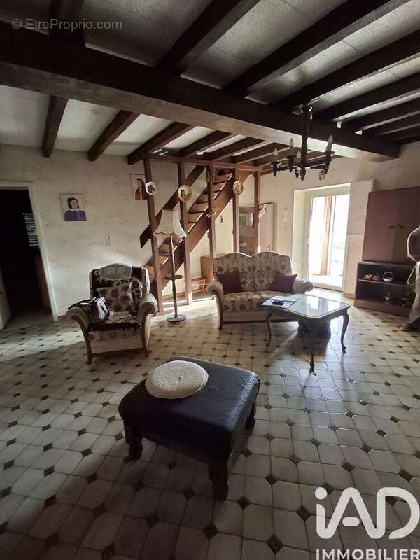 Photo 3 - Maison à FONTAINE-LES-GRES