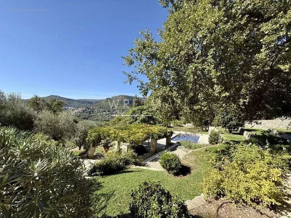 Maison à TOURRETTES-SUR-LOUP