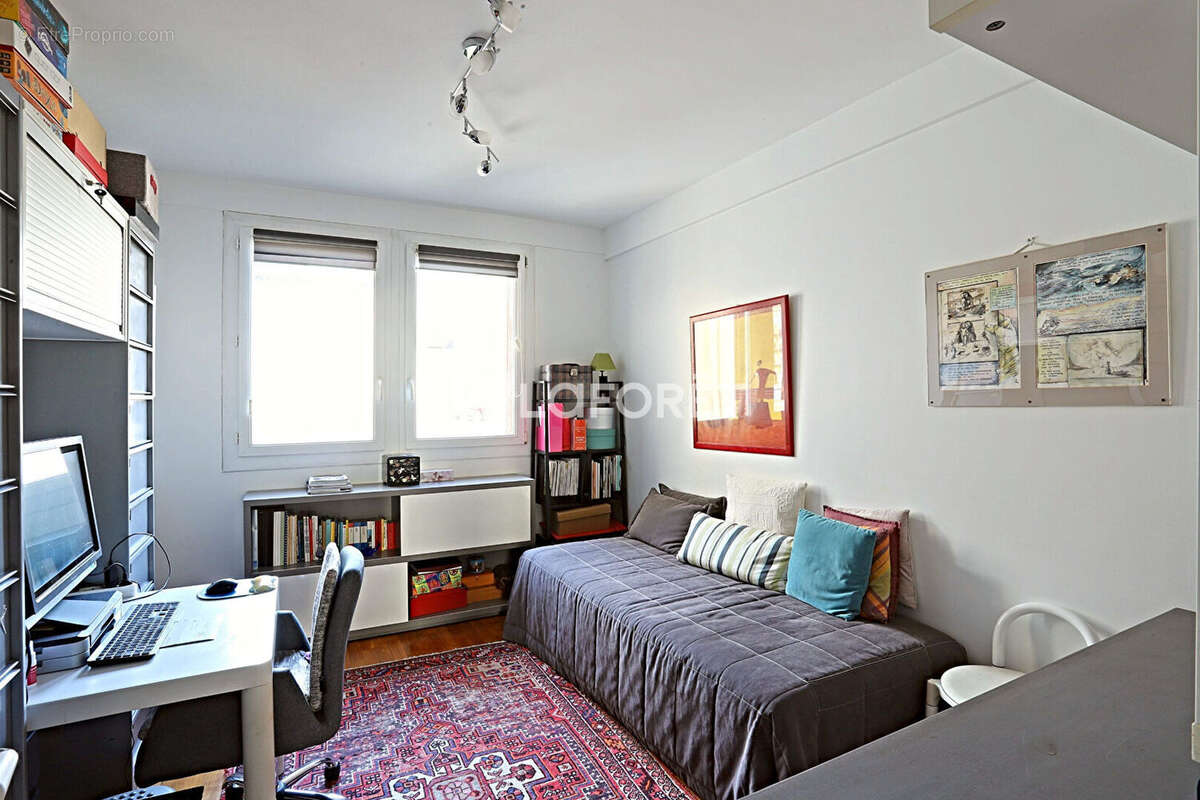 Appartement à PARIS-14E
