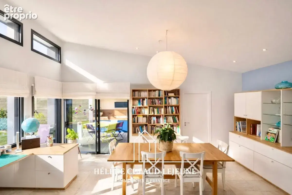 Maison rénovée avec superbe extension - 122 m² - arradon - photo 2