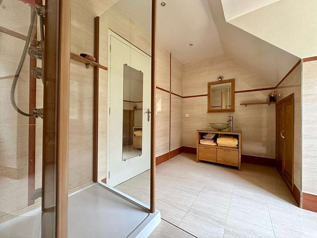 Maison à AUMONT-EN-HALATTE