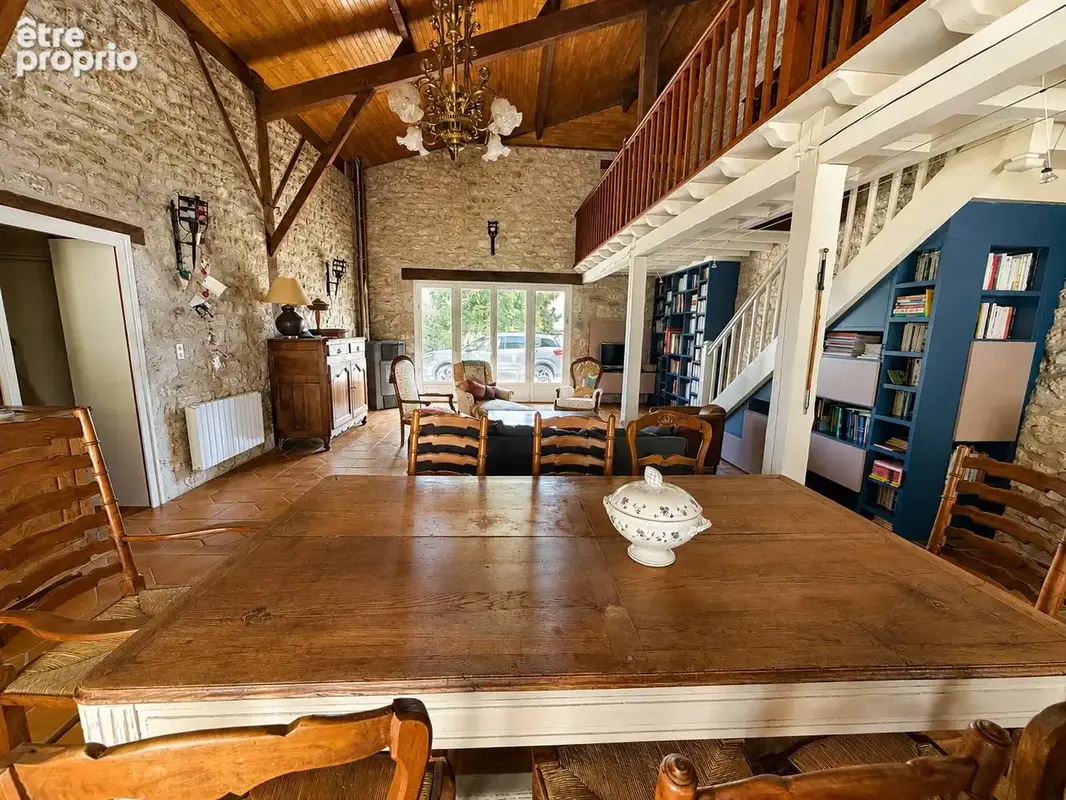Maison 274 m² à Loubes-Bernac  - photo 9
