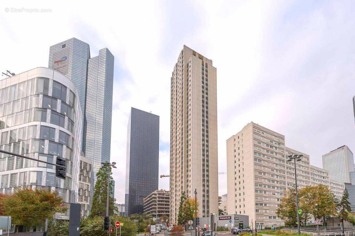 Appartement à COURBEVOIE