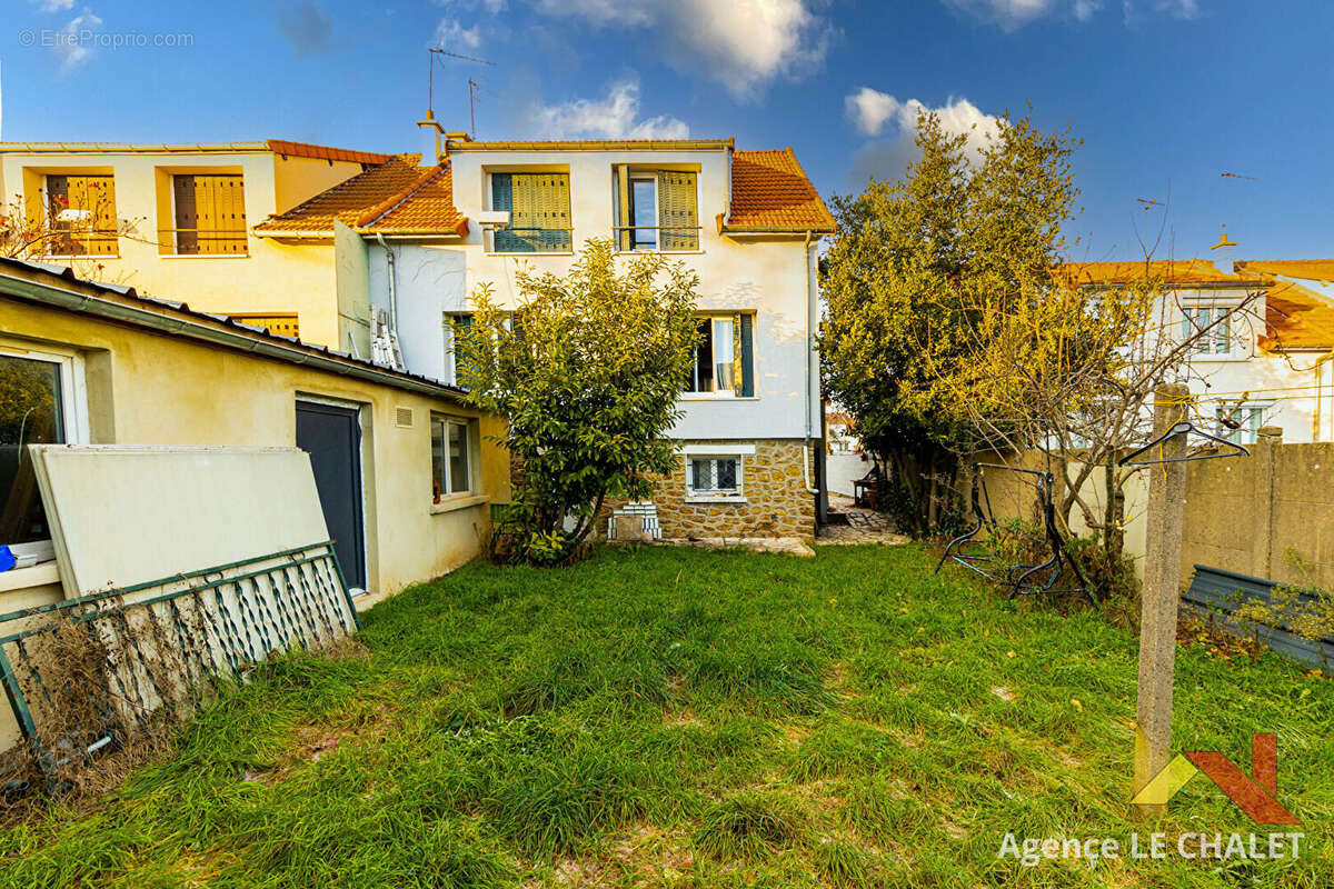 Villeneuve-le-Roi - Maison 5 pièces de 100 m² - 3 chambres + bureau - Hors couloir aérien - photo 12