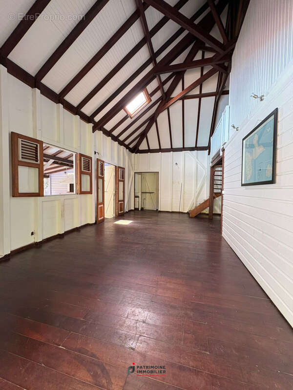 SAINT-FRANÇOIS   Villa en bois rouge avec piscine sur un terrain de 874 m2 - photo 2