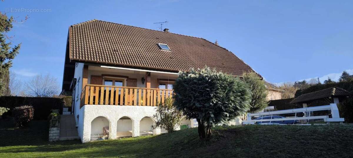 Maison à VETRAZ-MONTHOUX