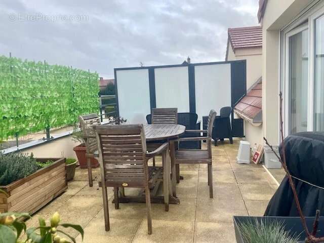 Appartement à LES CLAYES-SOUS-BOIS