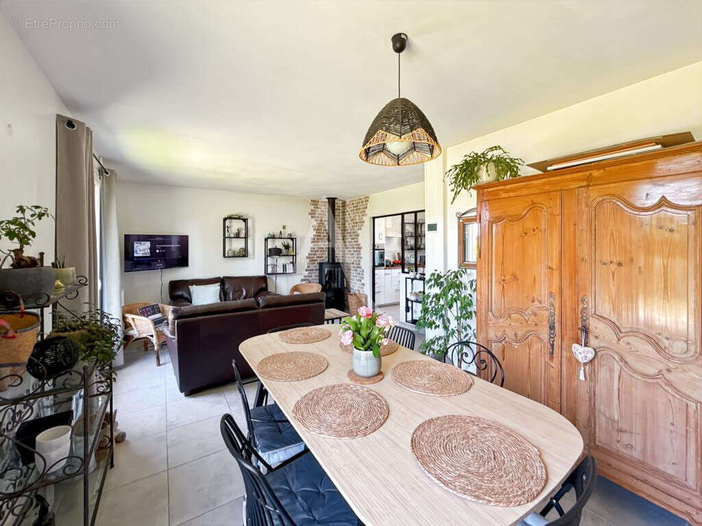 Maison à ETREPAGNY