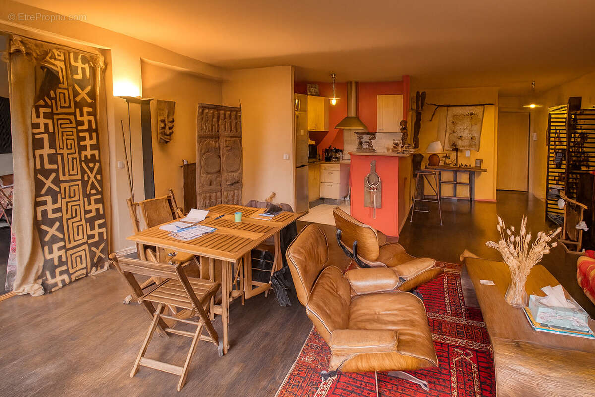 Appartement à PARIS-14E