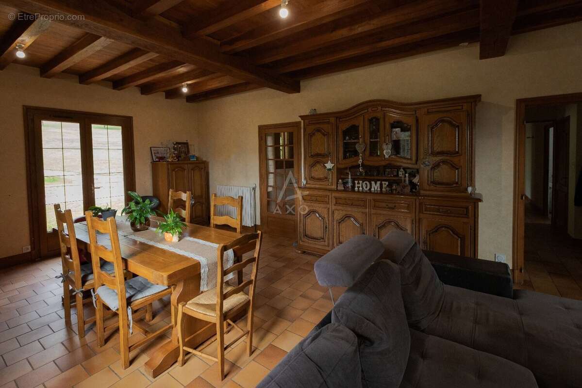 Maison à MORNAC