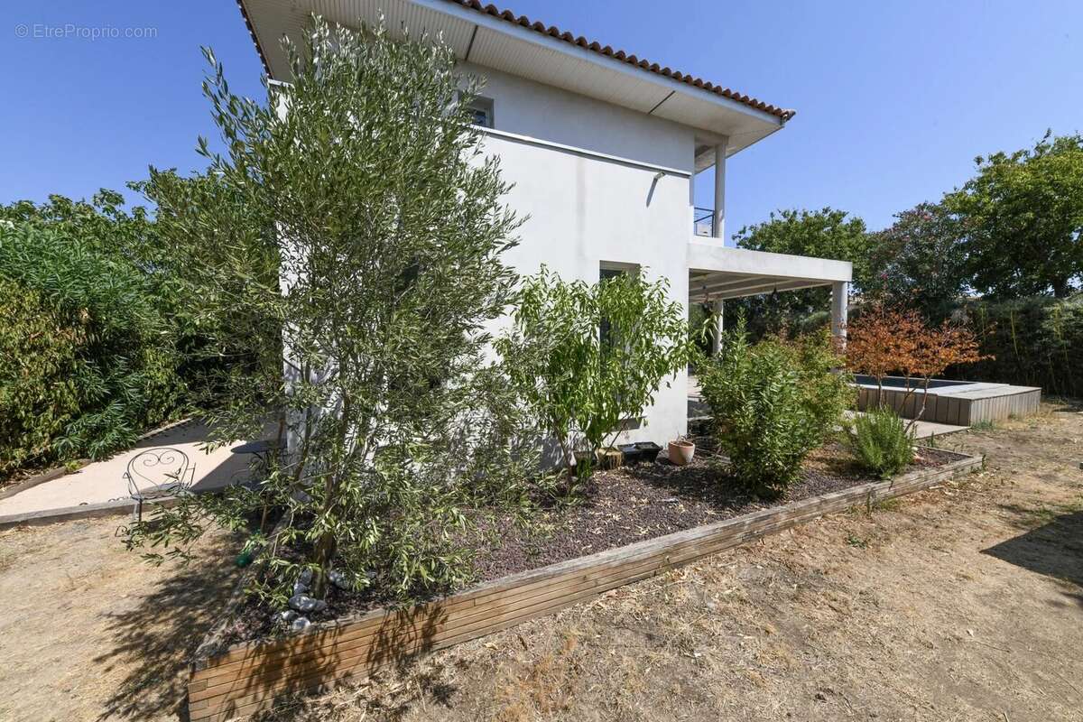 Belle villa contemporaine avec bassin à Bouillargeus en périphérie de Nîmes - photo 17