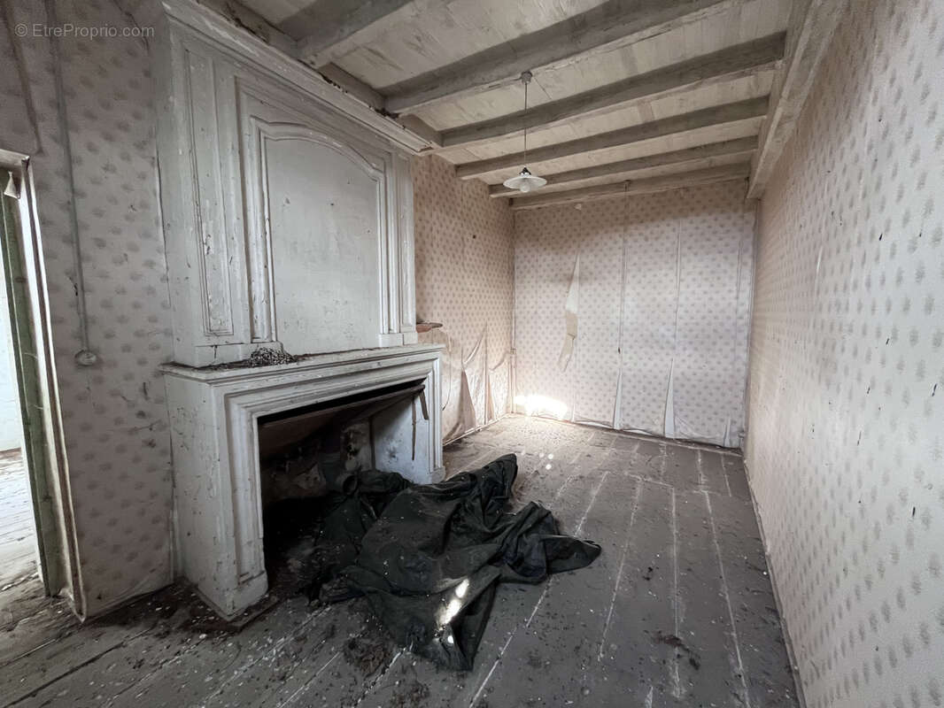 Maison à SAINT-SIGISMOND-DE-CLERMONT