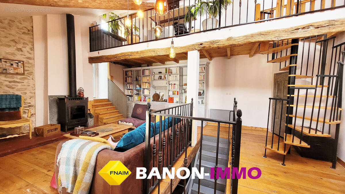 Maison à REVEST-DU-BION