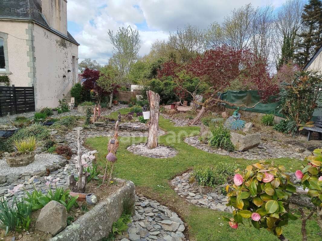 EXCLUSIVITE -PLEVIN- Maison convivial 176 m2 - Grand jardin arboré/paysager - dépendances proche de CARHAIX - photo 16