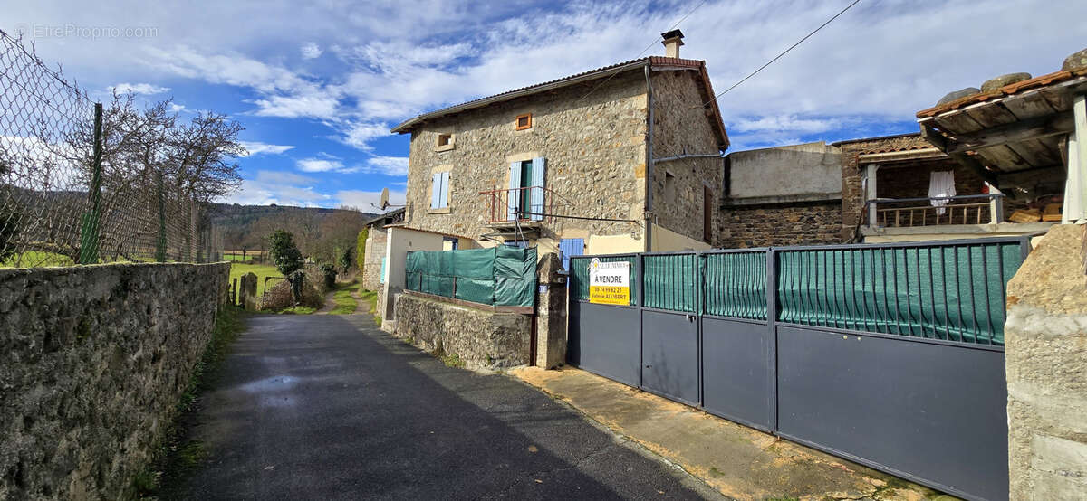 corps de ferme à rénover avec habitation de 113 m2 - photo 4
