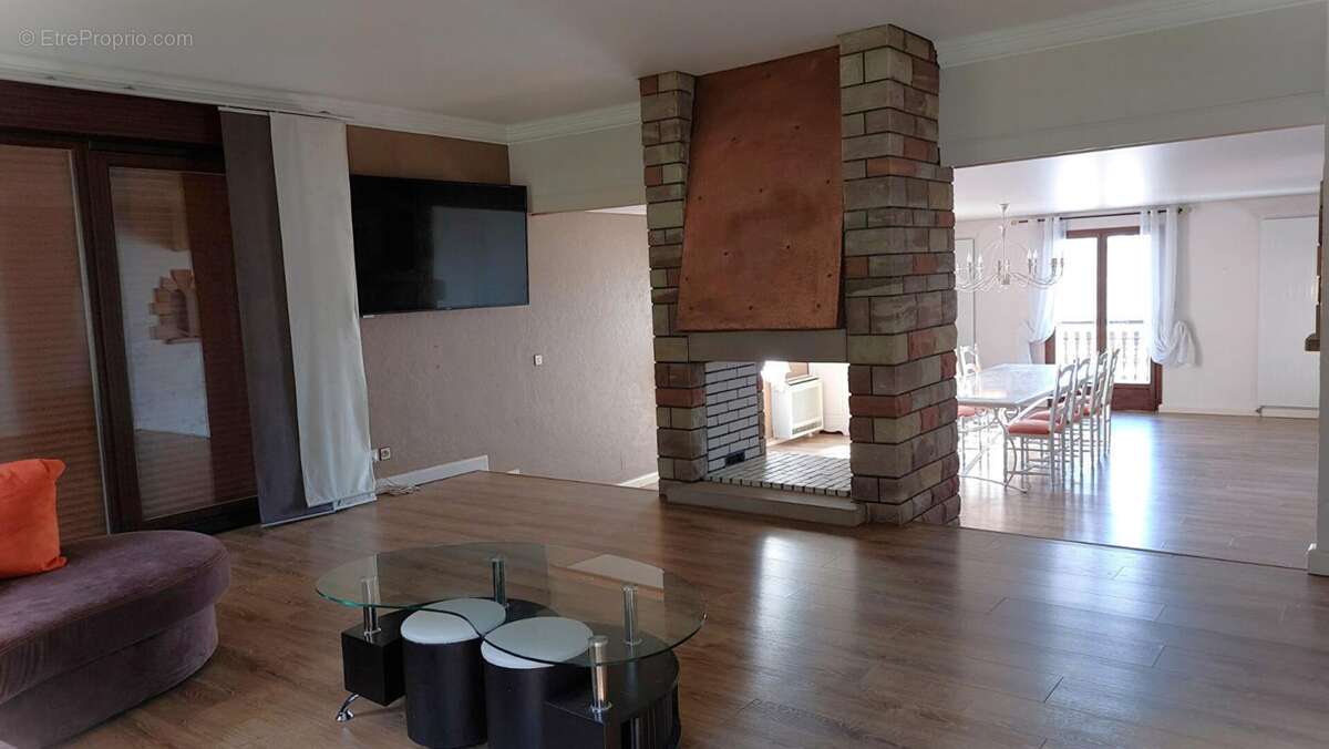 Maison à DEMANGEVELLE