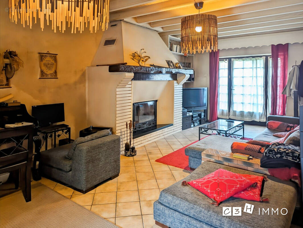 Maison à CINTEGABELLE