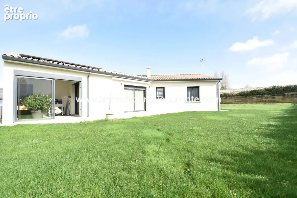 Maison 5 pièces 104 m² à vendre à Tonnay-Charente (17430) - photo 2