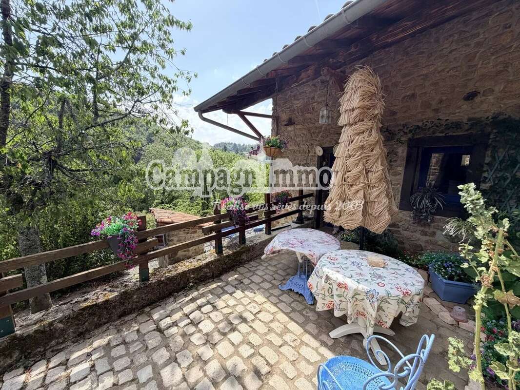 Magnifique maison en pierres avec dépendances - photo 2